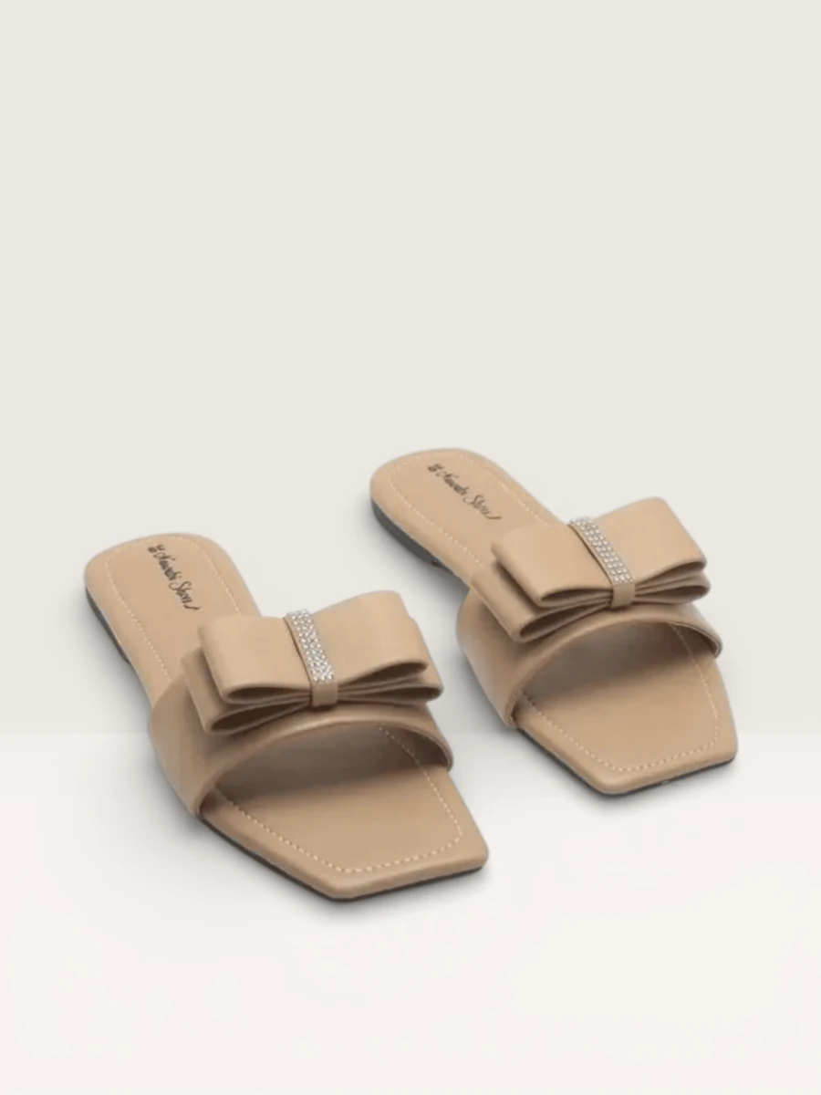 The Comfort and Style of Flat Shoes