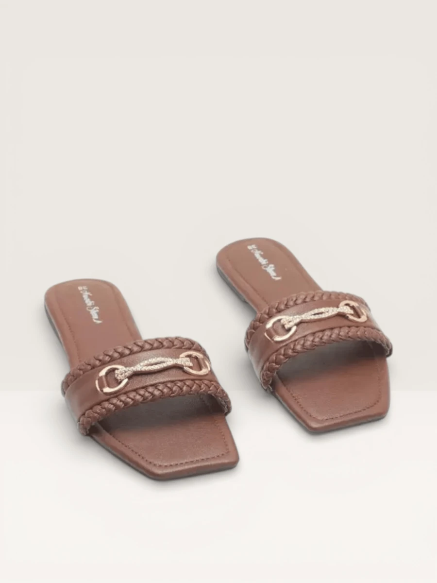 The Evolution of Flat Shoes: A Journey from Classic to Contemporary