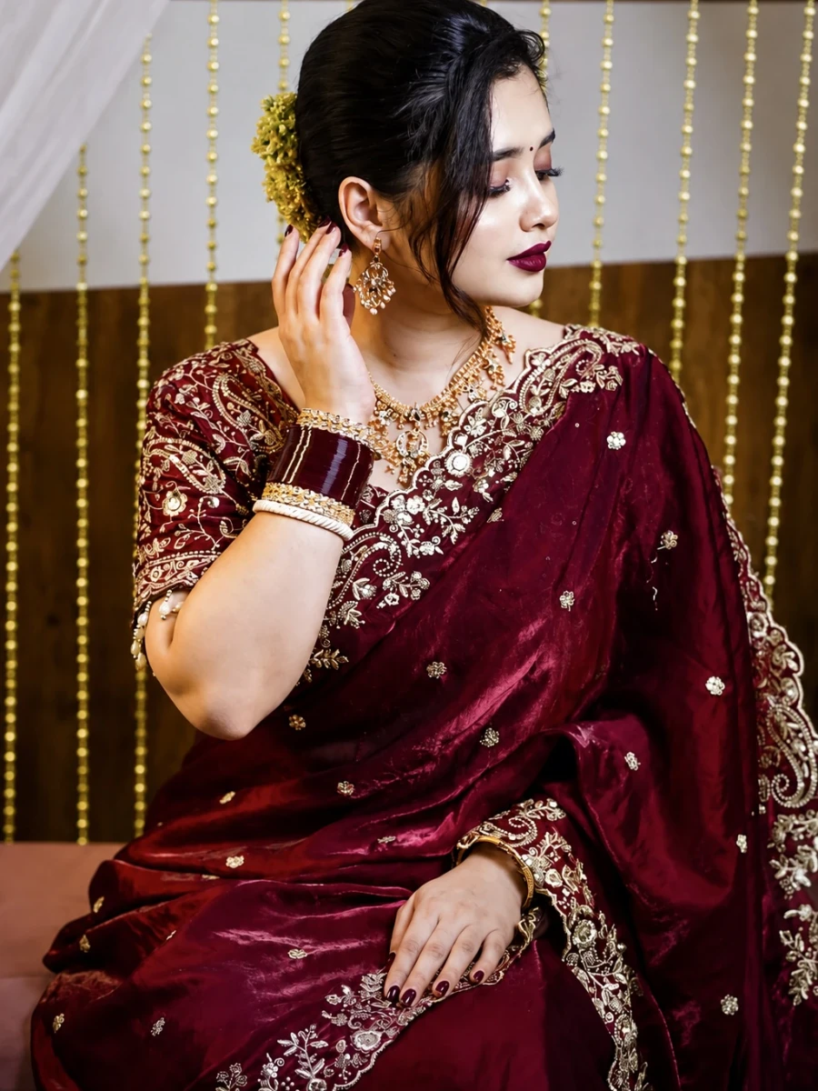 জিমিচু শাড়ির সাথে চমৎকার পাকিস্তানি কারুকাজ! ✨